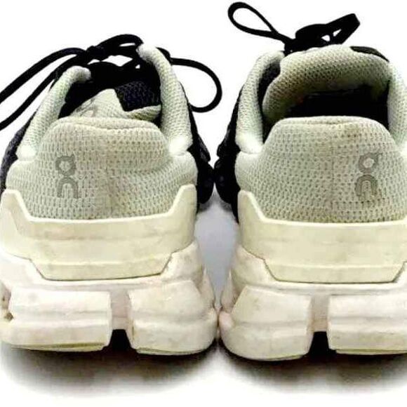 On Cloud Flyer Swiss Engineering Black Running Athletic Sneakers Tennis Shoes W6 - Picture 5 of 6